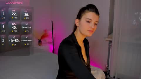 Laura online show from February 2025 12:39:01 PM