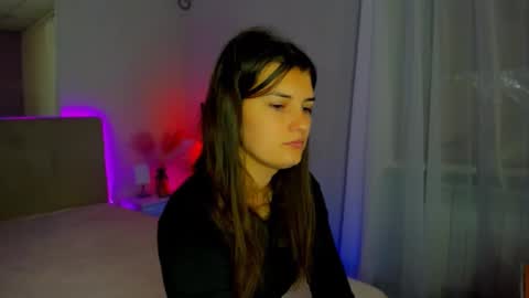 Laura online show from September 2025 05:23:01 AM