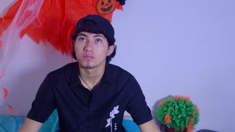 laura_and_kevin online show from October 2025 02:18:02 PM