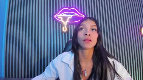Laura online show from December 2024 07:32:02 PM