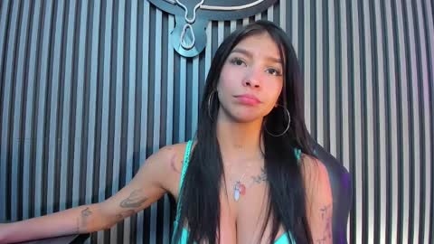 Laura online show from December 2024 06:42:01 PM