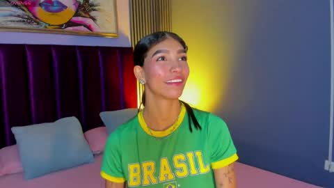 Laura online show from April 2026 12:39:01 PM