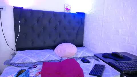 LAURA online show from December 2024 11:25:02 PM