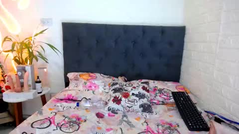 LAURA online show from March 2026 04:23:01 PM