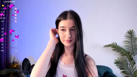 Laura online show from January 2025 08:28:01 PM