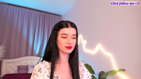 Laura online show from April 2026 08:24:02 PM