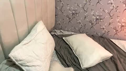 laura online show from February 2025 05:05:01 AM