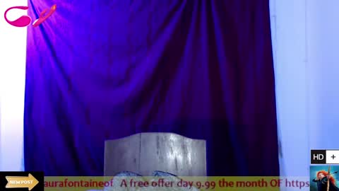 Snapshot of laura_fountain_ chatting on January 2025 11:15:02 PM weedcam Curly Laura OF online show from January 2025 11:15:02 PM