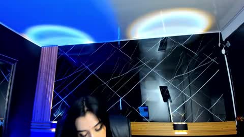 Laura online show from December 2024 12:59:02 PM