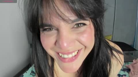 Snapshot of laura_hotties chatting on September 2025 01:35:01 PM laura hotties online show from September 2025 01:35:01 PM