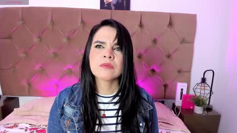 laura hotties online show from April 2026 01:41:02 PM