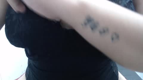  Laura  online show from November 2025 01:16:02 AM