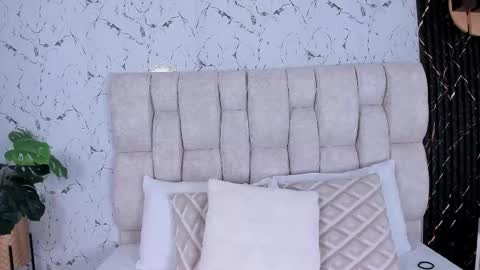 LauraIvy online show from November 2025 12:27:02 PM