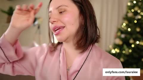 Laura Lee. online show from December 2024 02:04:01 AM