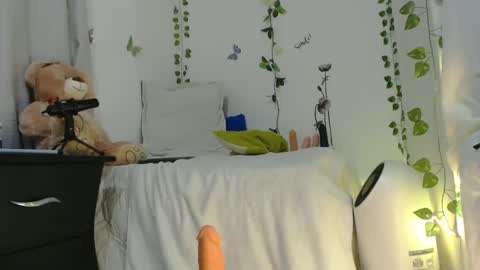 laura lovingxxx online show from February 2025 11:15:02 PM
