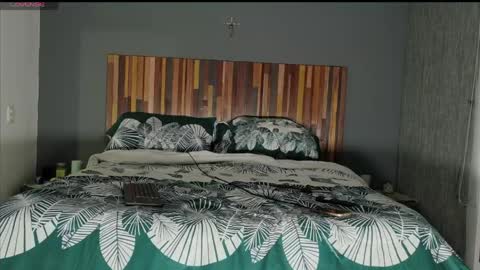 Laura online show from April 2026 04:01:01 AM