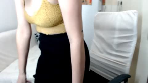 Laura online show from December 2024 10:25:02 PM