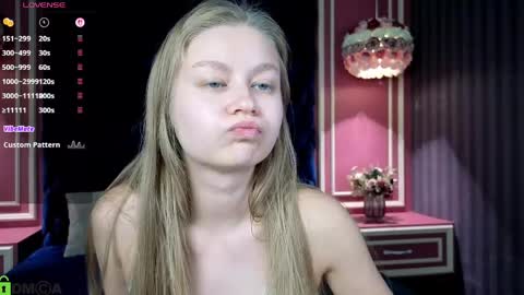 Snapshot of laura_pudd chatting on June 2026 09:57:02 AM Laura online show from June 2026 09:57:02 AM