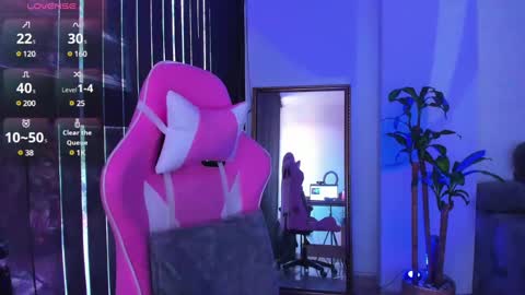 Snapshot of laura_r23 chatting on January 2025 09:46:02 PM Laura Rose online show from January 2025 09:46:02 PM