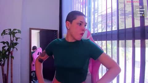 Snapshot of laura_r23 chatting on January 2025 05:47:02 PM Laura Rose online show from January 2025 05:47:02 PM