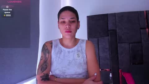 Snapshot of laura_r23 chatting on February 2025 01:41:02 PM Laura Rose online show from February 2025 01:41:02 PM