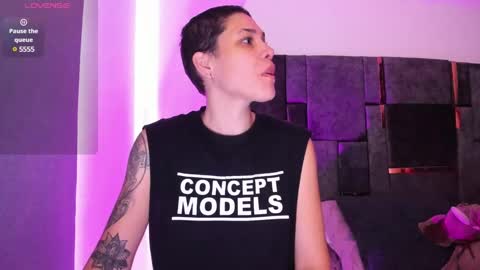 Snapshot of laura_r23 chatting on February 2025 03:51:02 PM Laura Rose online show from February 2025 03:51:02 PM