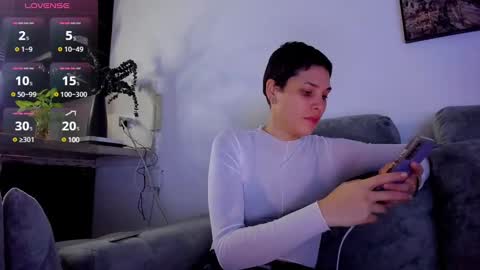 Snapshot of laura_r23 chatting on March 2025 02:39:01 AM Laura Rose online show from March 2025 02:39:01 AM