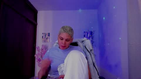 Snapshot of laura_r23 chatting on September 2025 02:21:01 PM Laura Rose online show from September 2025 02:21:01 PM