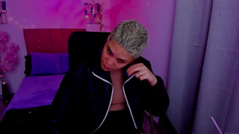 Snapshot of laura_r23 chatting on September 2025 10:48:02 PM Laura Rose online show from September 2025 10:48:02 PM