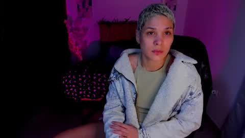 Snapshot of laura_r23 chatting on October 2025 03:04:02 AM Laura Rose online show from October 2025 03:04:02 AM