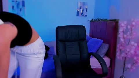 Laura Rose online show from December 2025 01:47:02 AM