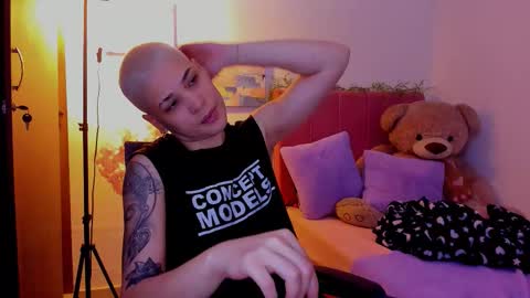 Laura Rose online show from March 2026 07:19:01 PM