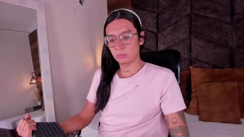 lauraagomezz__ online show from February 2025 12:19:02 PM