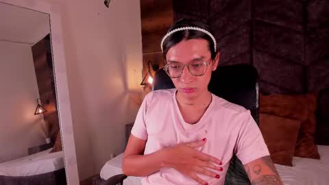 lauraagomezz__ online show from February 2025 06:26:02 PM