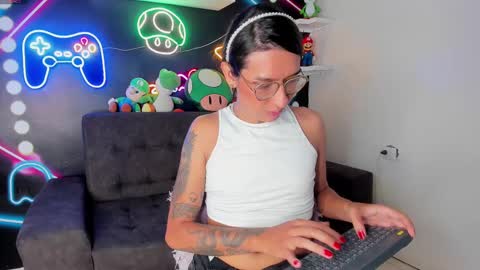 lauraagomezz__ online show from March 2025 01:55:02 AM