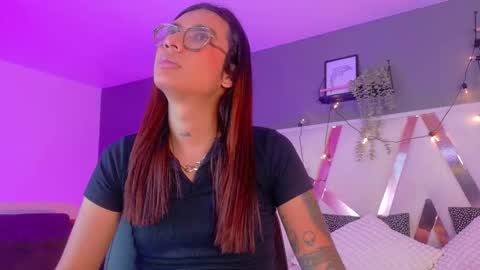 lauraagomezz__ online show from October 2025 07:43:01 PM