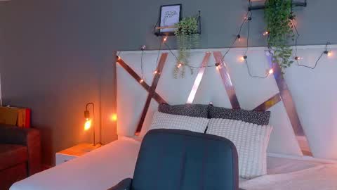 lauraagomezz__ online show from October 2025 07:55:01 PM