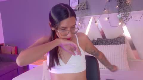 lauraagomezz__ online show from October 2025 07:34:02 PM