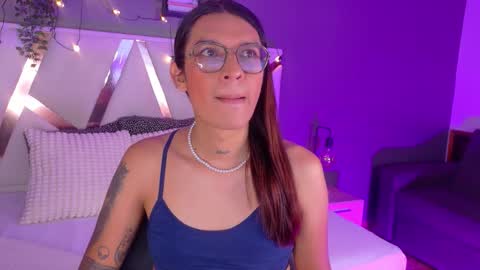 lauraagomezz__ online show from October 2025 07:35:02 PM