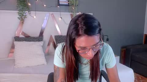 lauraagomezz__ online show from October 2025 08:42:01 PM