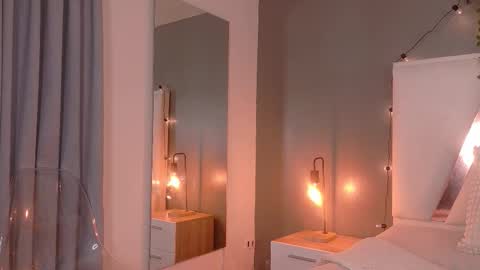 lauraagomezz__ online show from October 2025 07:58:01 PM