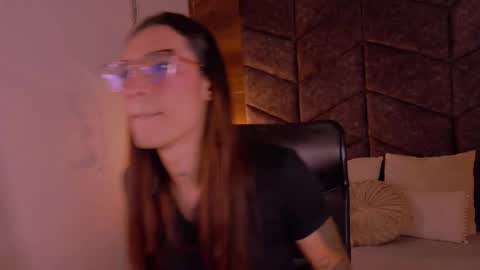 lauraagomezz__ online show from November 2025 11:31:02 AM