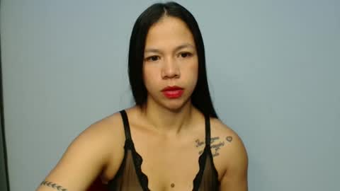 lauracb          online show from April 2026 06:47:02 AM