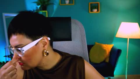 lauradavidsons online show from November 2025 06:35:02 PM