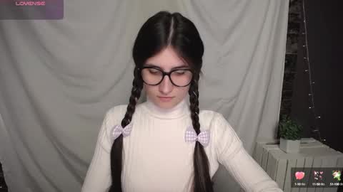 Snapshot of lauradre_ chatting on December 2024 07:16:02 AM Laura online show from December 2024 07:16:02 AM