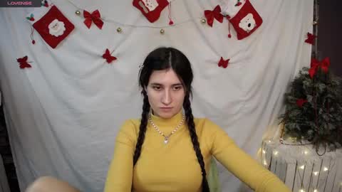 Snapshot of lauradre_ chatting on December 2024 12:55:01 PM Laura online show from December 2024 12:55:01 PM