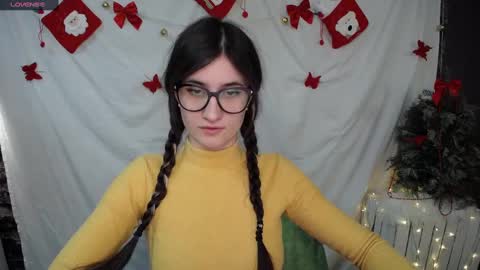 Snapshot of lauradre_ chatting on December 2024 07:13:02 AM Laura online show from December 2024 07:13:02 AM