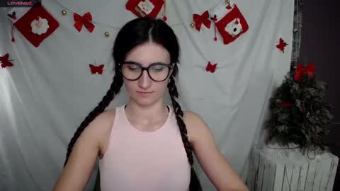 Snapshot of lauradre_ chatting on December 2024 09:05:02 AM Laura online show from December 2024 09:05:02 AM