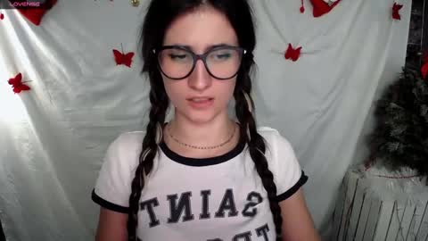 Snapshot of lauradre_ chatting on January 2025 02:51:01 PM Laura online show from January 2025 02:51:01 PM