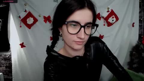 Snapshot of lauradre_ chatting on January 2025 01:24:02 PM Laura online show from January 2025 01:24:02 PM